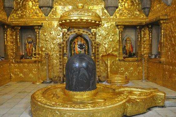 ज्योतिर्लिंग सोमनाथ मंदिर में भक्तों पर पुलिस ने किया बल प्रयोग