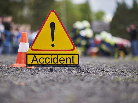 राजस्थान: जयपुर-अहमदाबाद राजमार्ग पर मिनी ट्रक पलटा, 4 लोगों की मौत 10 घायल