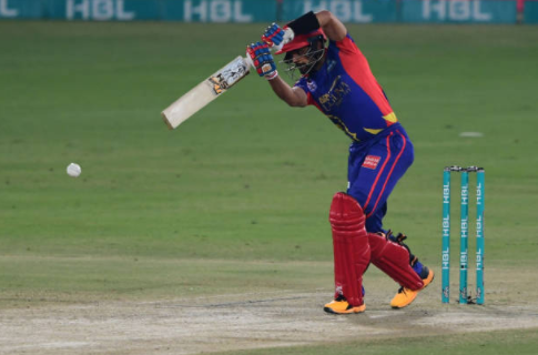 कराची किंग्स ने पीएसएल के फाइनल में लाहौर कलंदर्स को पांच विकेट से हराया