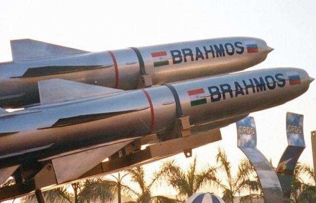 चीन ​के दुश्मन ​वियतनाम ​को भारत ​देगा ​​ब्रह्मोस मिसाइल