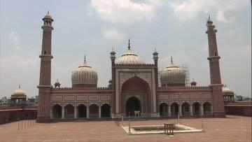75 दिनों के बाद देश भर में कल खुलेंगे मंदिर मस्जिद गुरूद्वारे चर्च तैयारियां जोरों पर