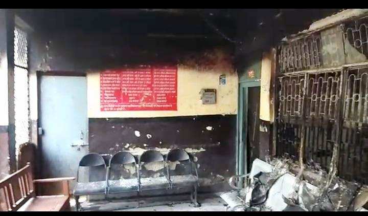 U P : कानपुर कचहरी स्थित रजिस्ट्री ऑफिस में हफ्ते में  दूसरी बार लगी आग