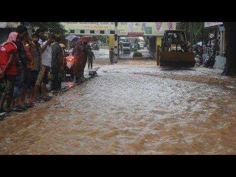 बेंगलुरु में भारी बारिश निचले इलाके जलमग्न हुये