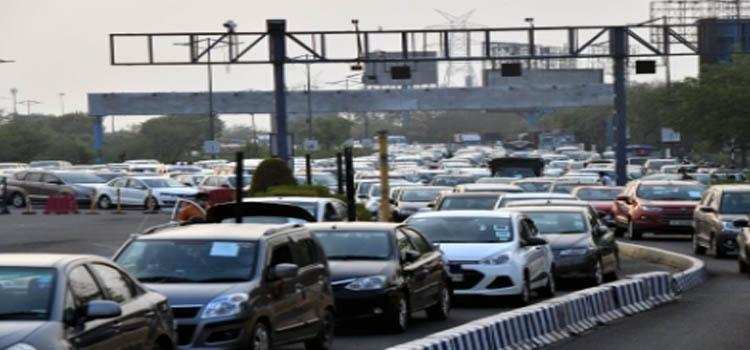 दिल्ली की सीमाएं खुलते ही सड़कों पर भारी ट्रैफिक