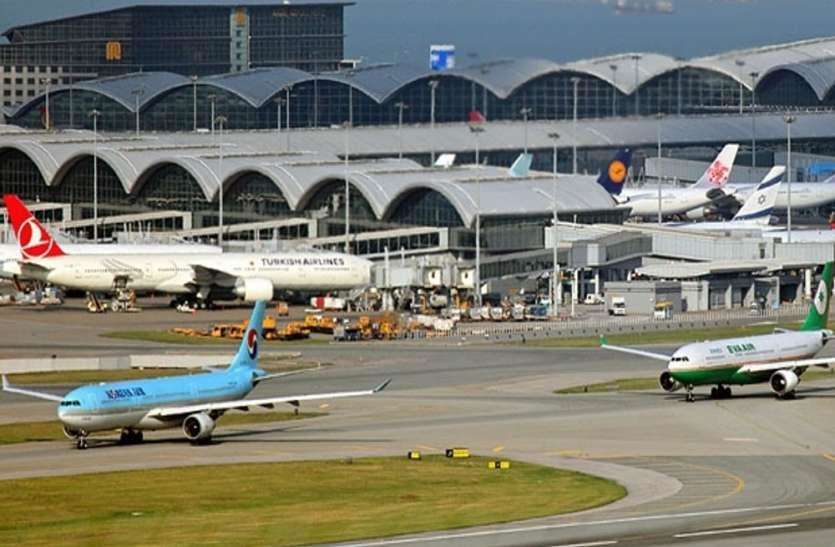 उत्तर प्रदेश: लखनऊ के अमौसी एयरपोर्ट रनवे की रोज साफ होती है रबर