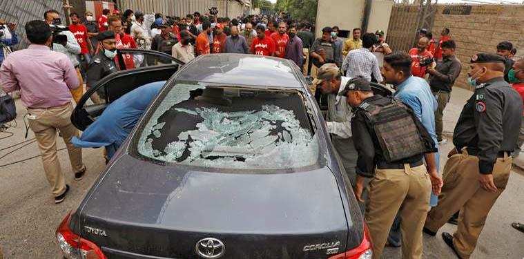 पाकिस्तान स्टॉक एक्सचेंज पर हमला, 2 की मौत