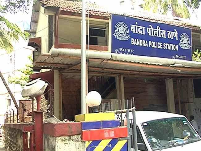 पिछले 24 घंटों में महाराष्ट्र से लगभग 116 पुलिस कर्मचारी कोरोना संक्रमित मुंबई में कोरोना संक्रमण से एक पुलिसकर्मी की मौत