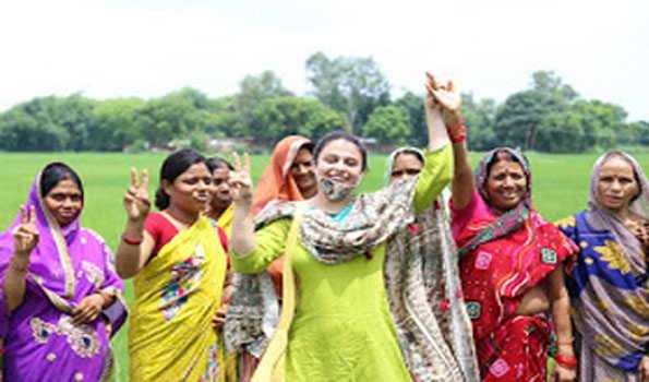 जौनपुर : वैज्ञानिक मानवीय अजीत सिंह महिलाओं के जीवन में ला रही उजियारा