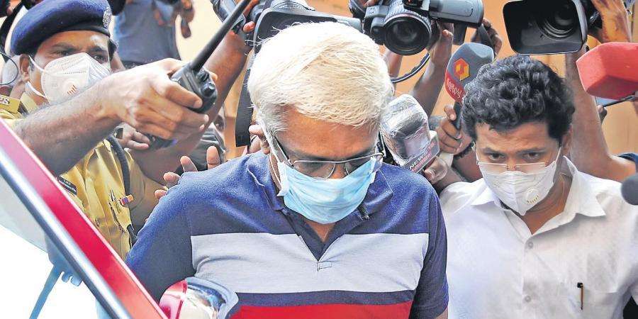 सोना तस्करी मामला: केरल के पूर्व प्रमुख सचिव एम शिवशंकर को 7 दिन की ईडी हिरासत में भेजा