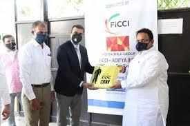 जयपुर : फिक्की आदित्य बिरला ग्रुप ने चिकित्सा मंत्री को सौंपे सात हजार पीपीई किट