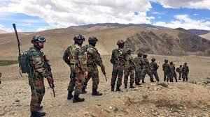 एलएसी पर भारत-चीन की सेनाएं महज कुछ दूरी पर