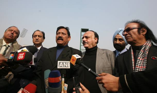 यूपी के कबीना मंत्री पूर्व इंडियन क्रिकेटर चेतन चौहान का निधन