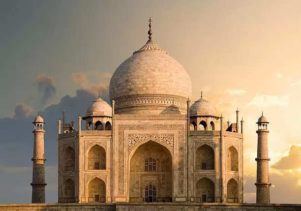 Lucknow Bench of Allahabad High Court dismissed the petition to open 22 rooms of Taj Mahal, know whether the court