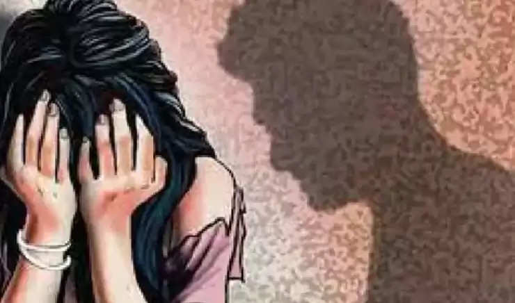 Moradabad: In Bilari town, an 11-year-old girl was raped by 2 people, a 45-year-old shopkeeper of another sect kidnapped