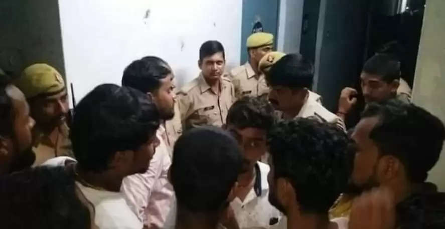 A student commits suicide in the room of Allahabad Central University's Tarachand hostel