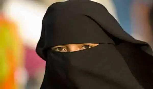 मुरादाबाद : मुस्लिम महिला को सीएम योगी का समर्थन करना पड़ा भारी, पति ने दिया तलाक