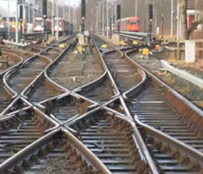 यूपी के देवबंद स्टेशन पर नॉन इंटरलाकिंग कार्य के चलते 19 ट्रेनें रहेंगी प्रभावित