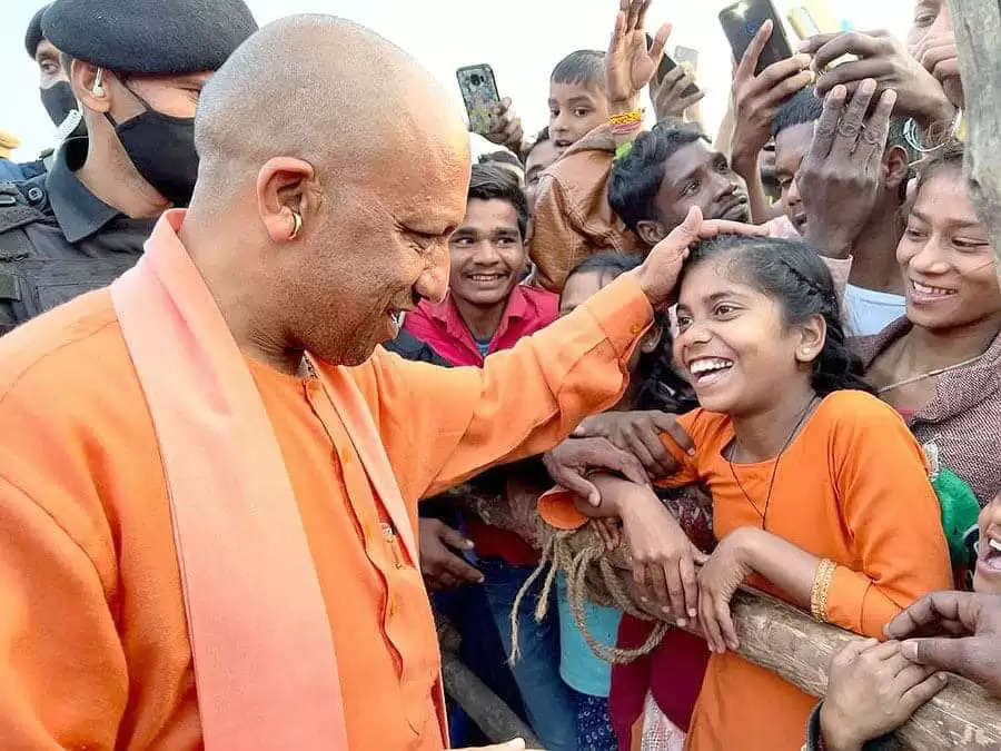 Yogi Adityanath also gave a big gift to mothers and sisters on the auspicious occasion of Rakshabandhan, announced free travel by roadways bus for two days