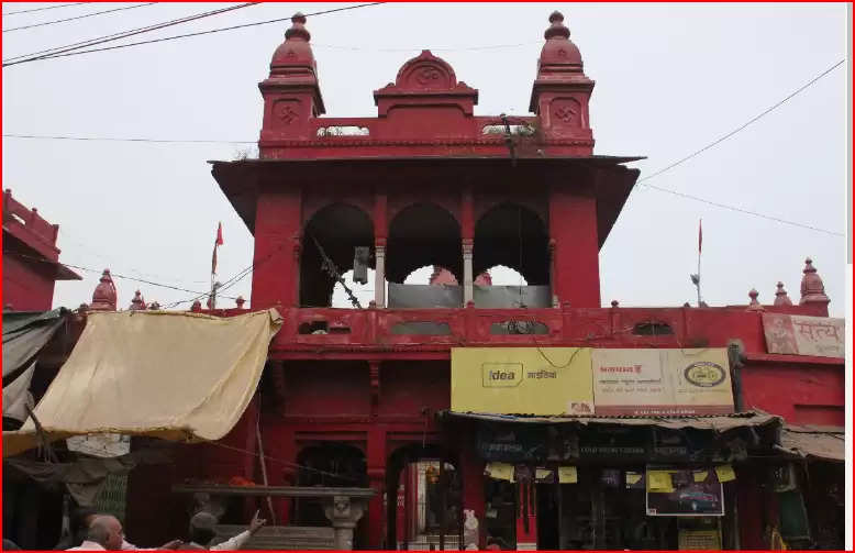 दुर्गा कुंड मंदिर के बाहर दुकान लगाने पर विक्रेता ने मनगढ़ंत फर्जी मारपीट की रिपोर्ट दर्ज करवाई , पुलिस जांच में जुटी 