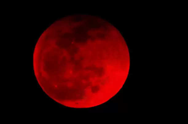 The first lunar eclipse of 2022 will be on Monday, May 16, know how long will the Sutak last? What should be avoided during this time?