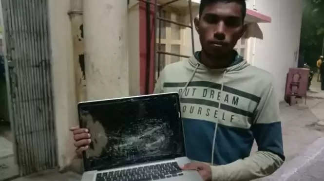 वाराणसी : बीएचयू के मूना देवी हॉस्टल में छात्रों संग मारपीट, चार घायल, कमरे में घुसकर लैपटॉप तोड़ा