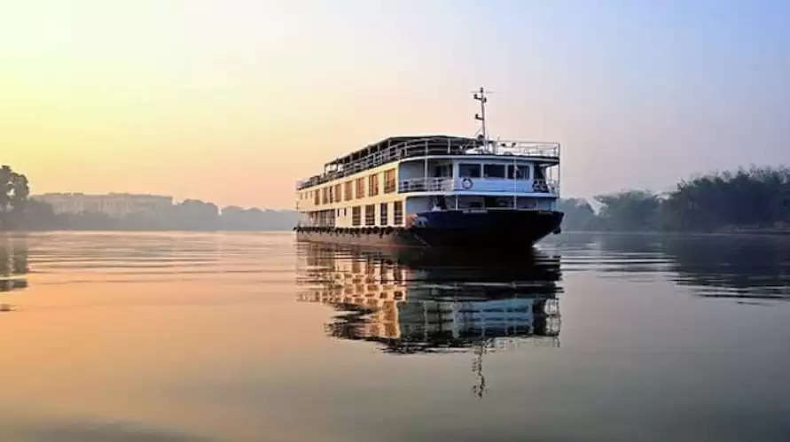 Travel to Kashi is also easy by waterway: ABN Rajmahal Cruise departs Varanasi with tourists from Patna