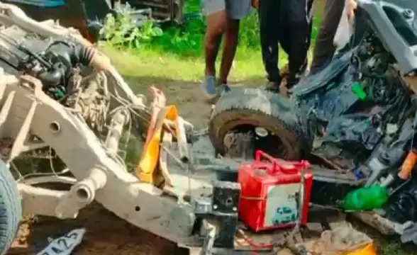 Horrific road accident in Banda: 6 people killed in auto, the collision was so fast that the auto was divided into many pieces