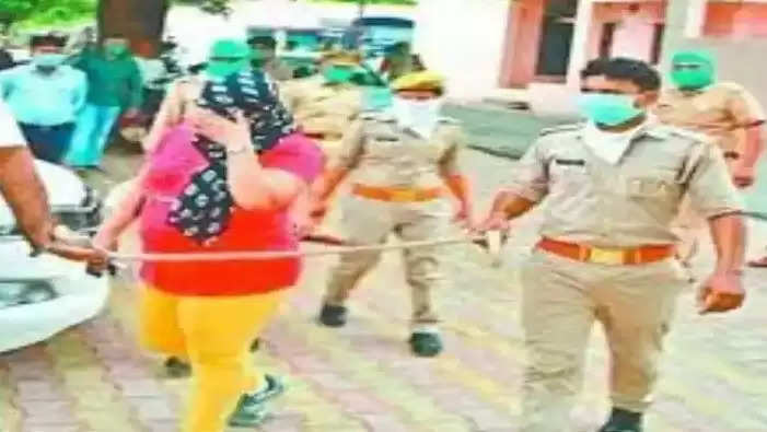 ताजनगरी के होटलों में चल रहा गंदा खेल, ऑनलाइन फोटो दिखा होती है लड़कियों की बुकिंग, सरगना ऐसे चला रही पूरा खेल