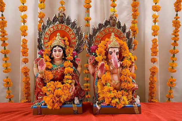 Dhanteras 2022: If you are going to buy the idol of Ganesh ji and Mata Lakshmi on Dhanteras, then definitely take care of these things