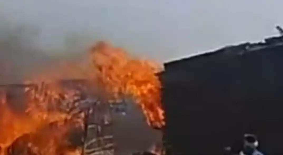 अगलगी की घटना में तीन मवेशी समेत 6 घर जलकर राख