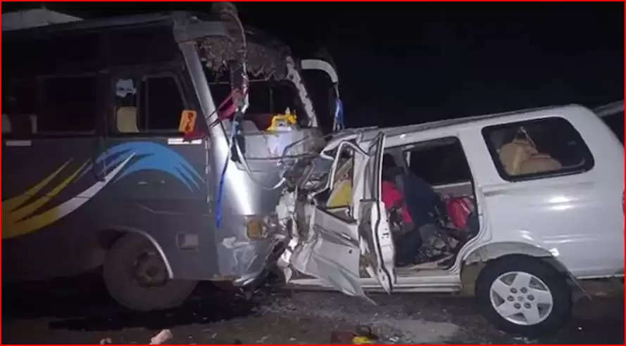 Madhya Pradesh : बैतूल-अमरावती मार्ग पर टवेरा गाड़ी और बस की टक्कर में 11 लोगों की मौत