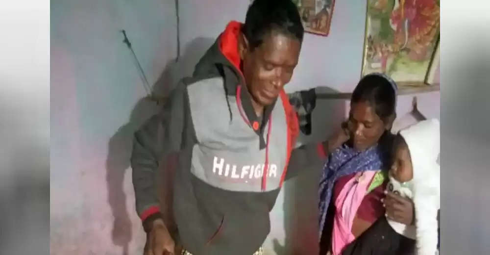 Jharkhand: After getting the corona vaccine, Dularchand started walking for a year, know what is the whole matter