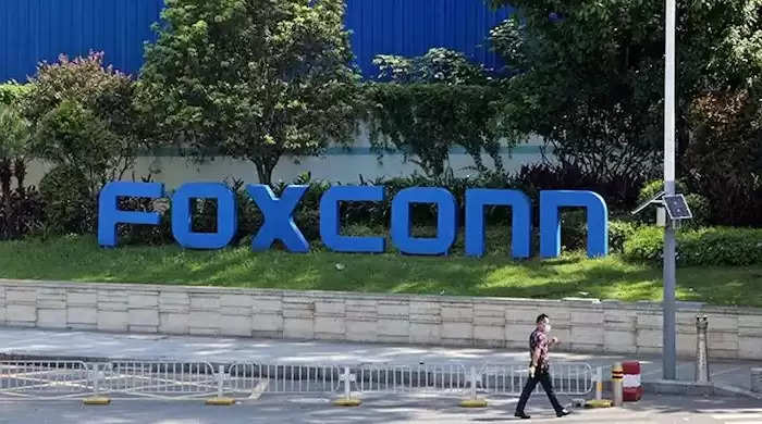 चीन की iPhone फैक्ट्री में हुए हिंसक विरोध के बाद Foxconn ने माफी मांगी, टेक्निकल एरर का किया जिक्र