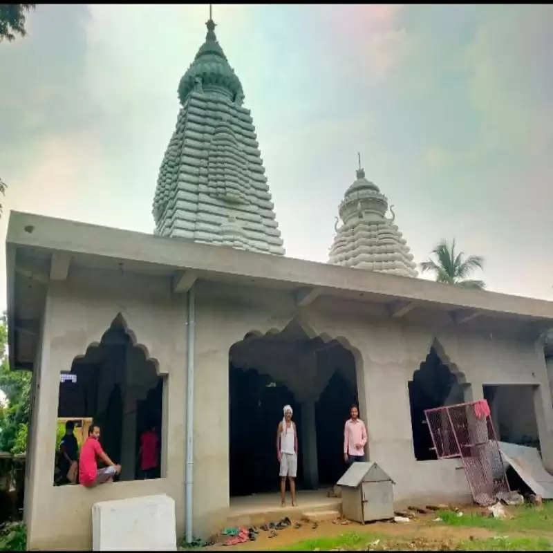 उड़ीसा के कारीगर ने बनाया भव्य मंदिर, ग्रामीणों में उत्साह