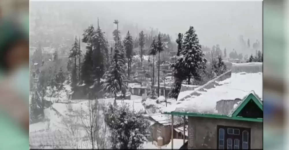 Light or heavy rain is expected in most states of North India, there is a warning of snowfall in the region of Western Himalayas.