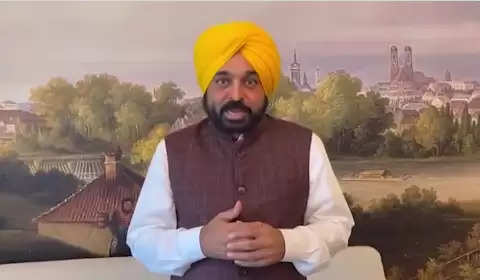 Punjab Chief Minister Bhagwant Mann was deboarded at Germany's Frankfurt Airport, Lufthansa Airlines claims he was drunk, so the airline took such a decision