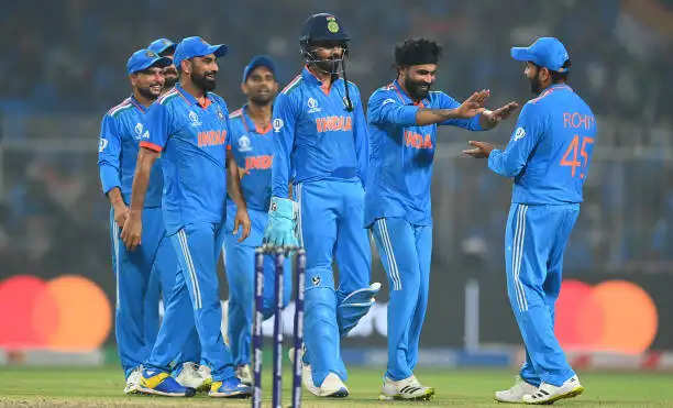 20 साल बाद भारत की वर्ल्डकप में लगातार आठवीं जीत:जडेजा को 5 विकेट; कोहली ने 49वां वनडे शतक जमाया