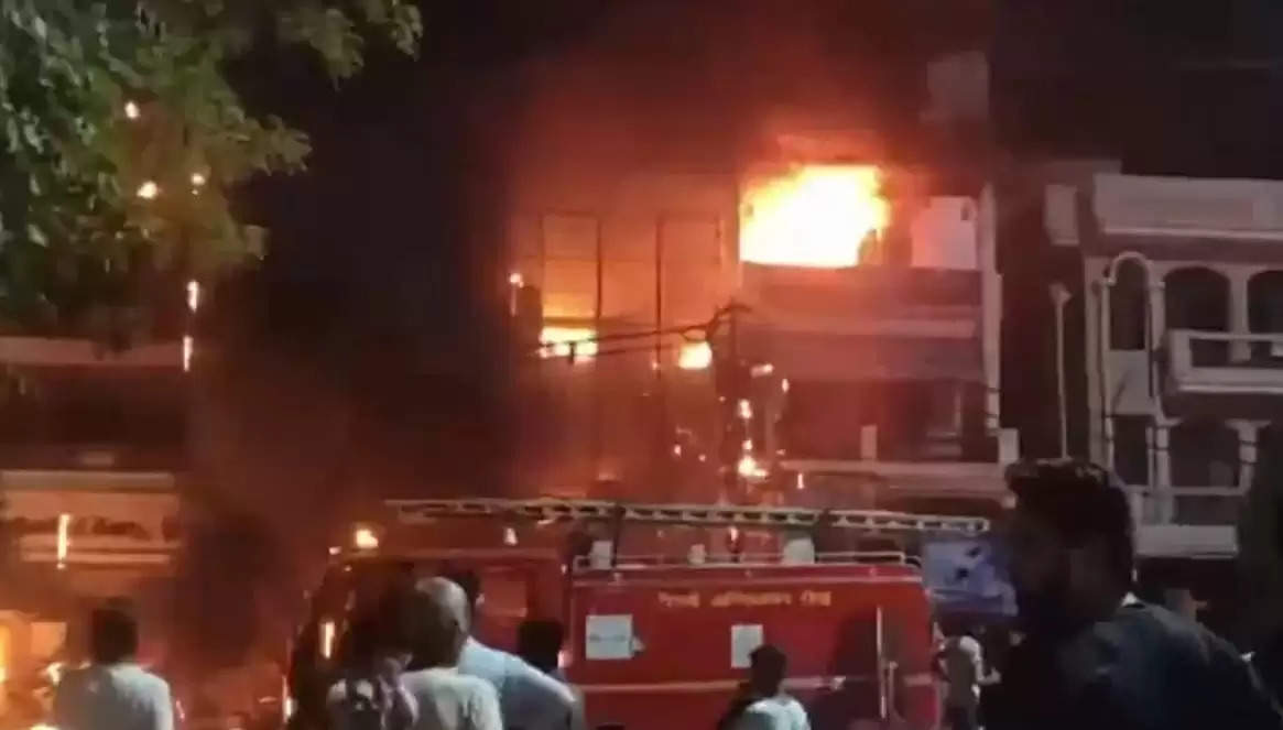 दिल्ली के विवेक विहार स्थित एक अस्पताल में लगी आग, छह नवजात बच्चों की मौत
