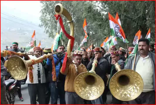 हिमाचल प्रदेश में जनता ने रिवाज कायम रखते हुए राज बदला,  कांग्रेस में मुख्यमंत्री को लेकर मंथन शुरू