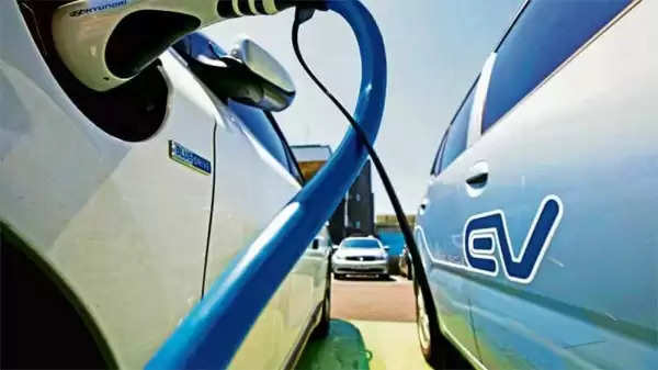 इलेक्ट्रिक वाहनों पर बढ़ा ग्राहकों का भरोसा, दीपावली तक ई- वाहन के मार्केट में तेजी आने की उम्मीद