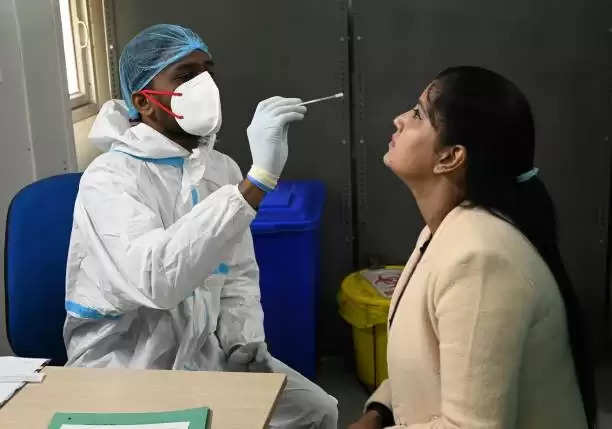 देश में कोरोना के केस फिर से बढ़ने लगे : चीन से मदुरै आई महिला और उसकी 6 साल की बच्ची पॉजिटिव, IIT कानपुर का स्टूडेंट संक्रमित 