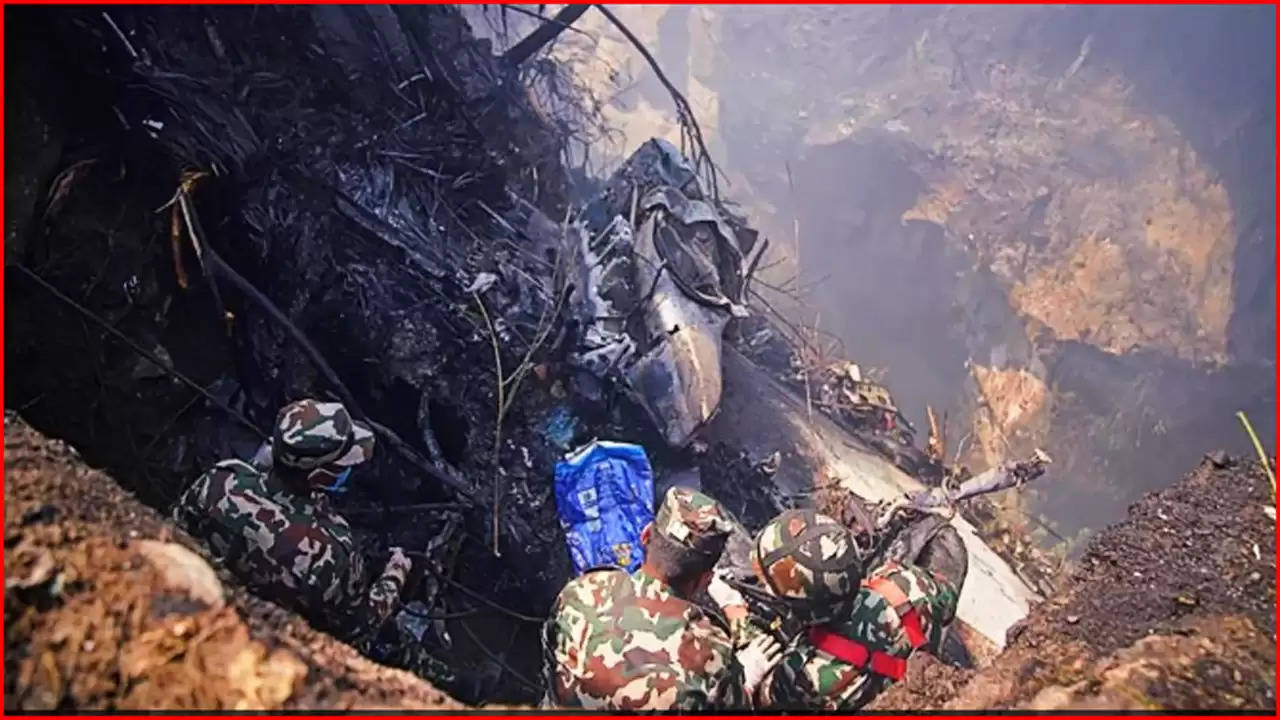 नेपाल में विमान हादसा : लैंडिंग से 10 सेकंड पहले विमान क्रैश, पहले पहाड़ी से टकराया, आग लगी, 5 भारतीय समेत 72 लोग सवार थे