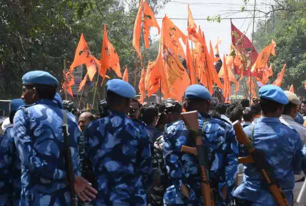 हनुमान जयंती पर केंद्र की राज्यों को एडवाइजरी:माहौल बिगाड़ने वालों पर नजर रखें; कलकत्ता हाईकोर्ट ने कहा- बंगाल सरकार केंद्र से फोर्स मांगे