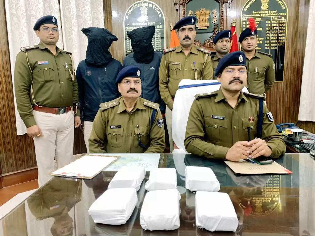  मोतिहारी पुलिस ने 6 किलो 52 ग्राम चरस के साथ दो तस्कर को किया गिरफ्तार