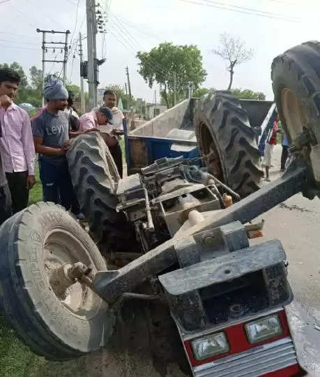 Ayodhya: Tractor-trolley overturned near Khadbariya intersection, 3 killed, 23 injured