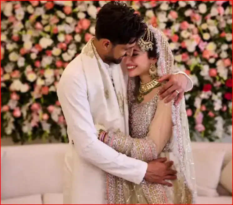 शोएब मलिक की तीसरी शादी:पाकिस्तानी एक्ट्रेस सना जावेद के साथ फोटो शेयर की